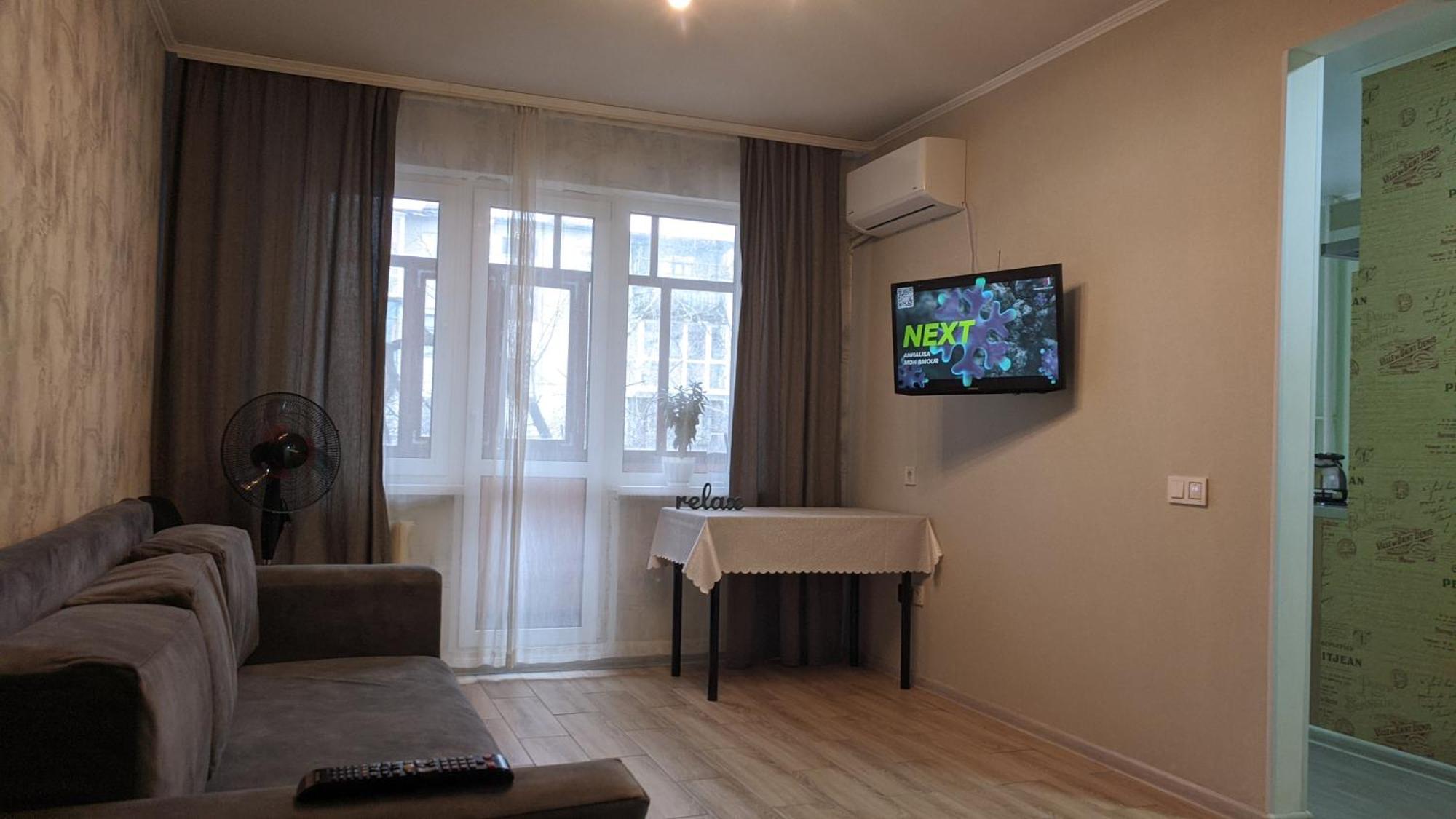 Apartment Near City Center On Peremohy Avenue 46 Chernihiv Bagian luar foto