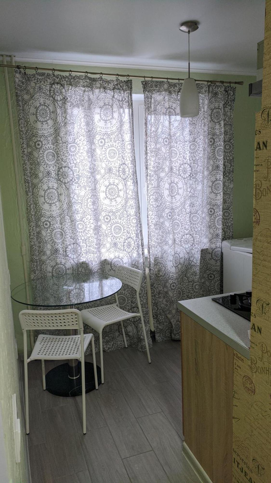 Apartment Near City Center On Peremohy Avenue 46 Chernihiv Bagian luar foto