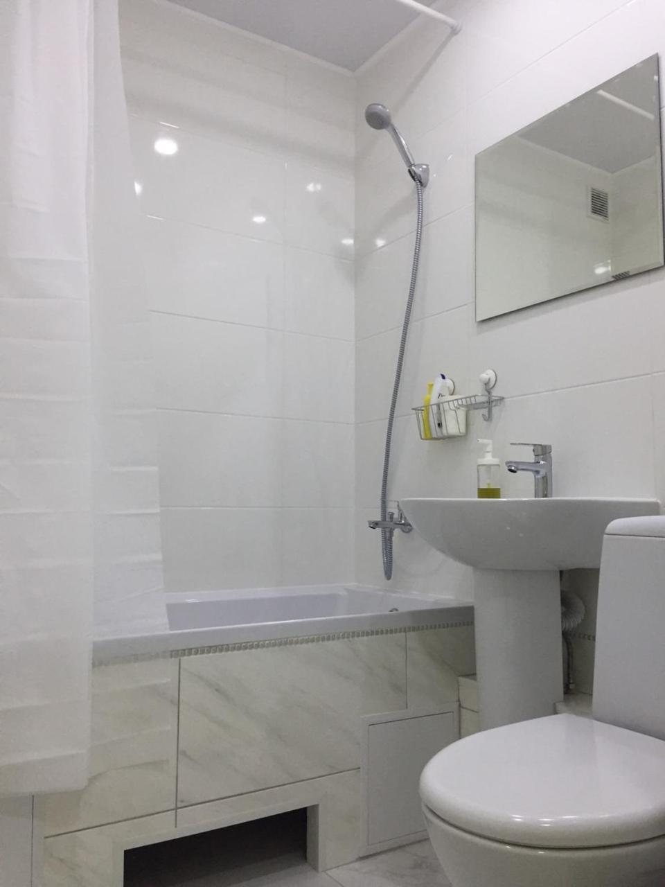 Apartment Near City Center On Peremohy Avenue 46 Chernihiv Bagian luar foto